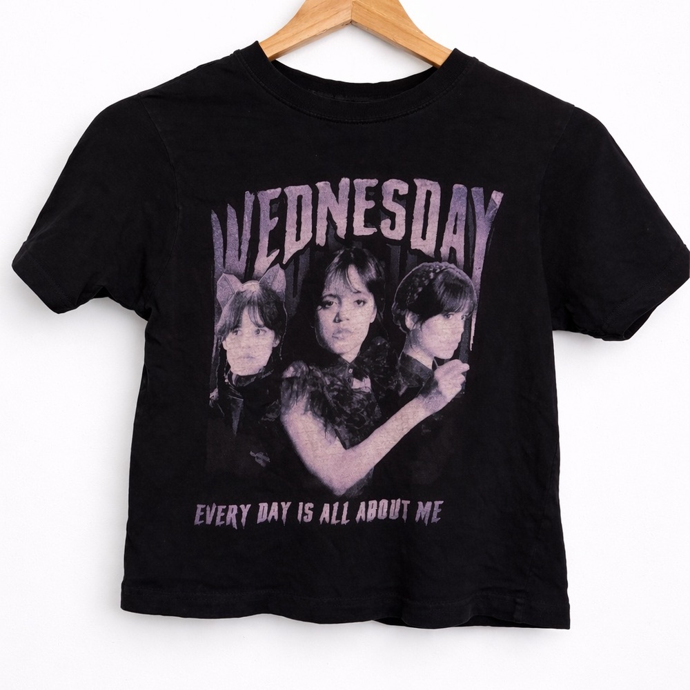 Wednesday Graphic Tee with Purple Print size small